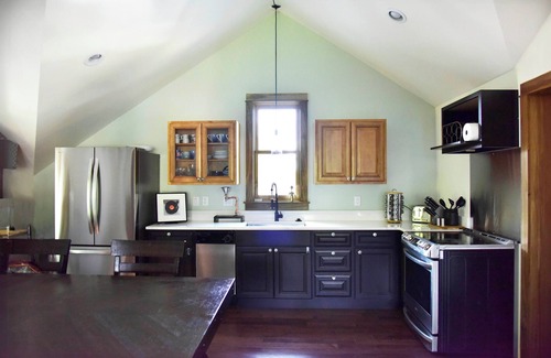 Highland Cottage | Potter Highlands Group Getaway! 2 Units, Hot Tub, Firepit, Walkable: sleeps 12