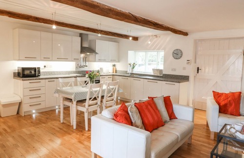 Branscombe Cottage | POTTERY BARN, pet friendly, with open fire in Branscombe
