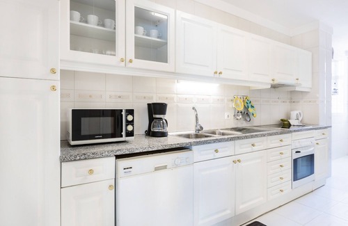 A Ver-o-Mar Apartment | Povoa Sunset Views with Balcony