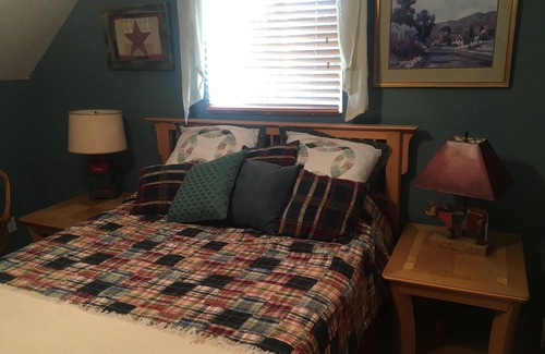 Ogden Bed & Breakfast | Powder Mountain 25 minutes, Snowbasin 10 minutes rated 1&2 of 30 Western Resorts
