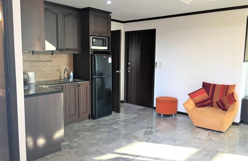 Pratumnak Hill Apartment | Pratumnak 1 bed condo with sea view