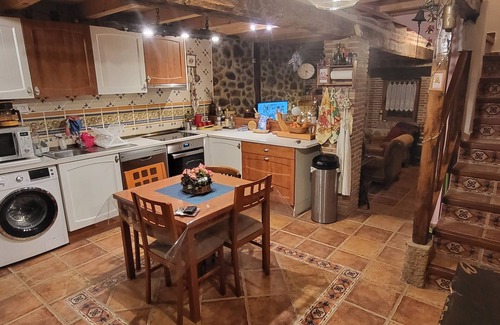 San Martin de Valdetuejar House | Preciosa Casa con Barbacoa Chimenea y Piscina