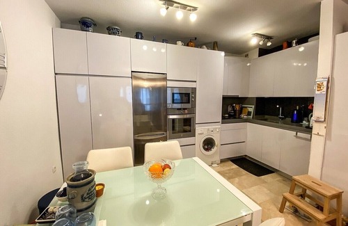 Mezquitilla Apartment | Precioso Apartamento Situado en Mezquitilla, Frente a la Playa
