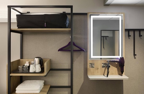 Hall Green Hotel | Premier Inn Birmingham Hall Green