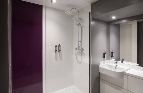 Glasgow Hotel | Premier Inn Glasgow Pacific Quay