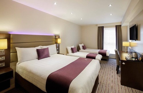 Barnwood Hotel | Premier Inn Gloucester - Barnwood
