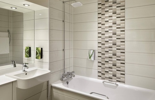 Huyton Hotel | Premier Inn Liverpool - Roby