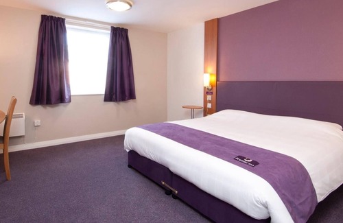 Palace Riverside Hotel | Premier Inn London Putney Bridge