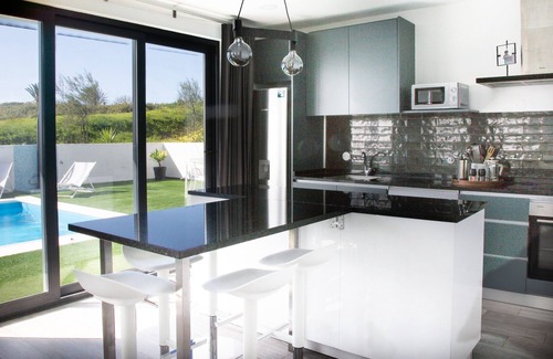 Ericeira Apartment | Premier Palaca: ground floor, walk to reserve, Riberira d'IIlas, town of Ribamar