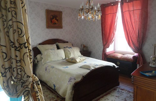 Rosporden House | Presentation of the Host, the environment, and your suite "Ti Trianon"