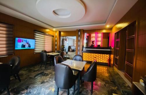 Ofin Hotel | Presken Hotel @Oniru