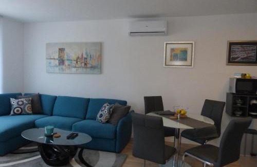 Zagreb Apartment | Prestige West Residence