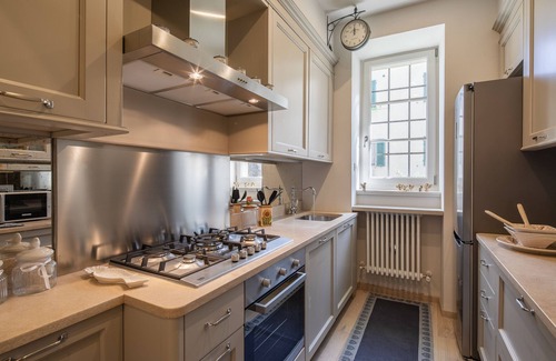 Cortona Old Town Apartment | Prestigious apartment with panoramic terrace, located in the center of Cortona.