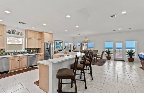 South Padre Island House | Prestigious Private Home with Oceanfront Pool!