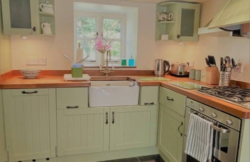 Dulverton Cottage | Pretty Cottage with Private Garden, Dulverton, Exmoor - Pet-friendly