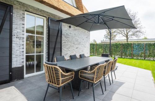 De Koog House | Pretty Holiday Home in De Koog Texel with Garden
