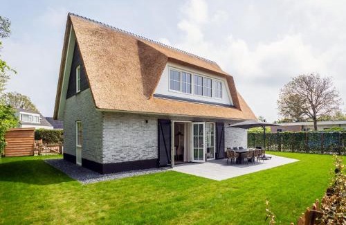 De Koog House | Pretty Holiday Home in De Koog Texel with Garden