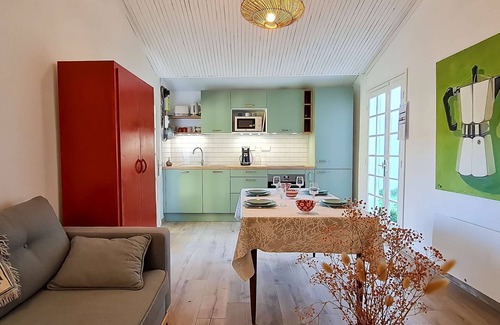 Loix House | Pretty house in the heart of Loix with parking
