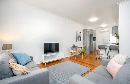 Adamstown Apartment | Prickly Pear Stays in Adamstown