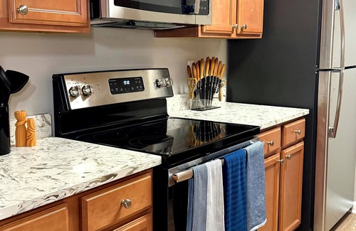 Aurora Highlands Apartment | Prime Arlington Location/DC Views/Near Metro/Free Parking