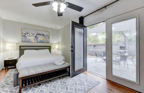 Franklin Park House | Prime Austin - Jacuzzi Firepit and BBQ