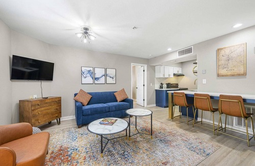 Garden Hills Apartment | Prime Buckhead Chic Condo in Atlanta