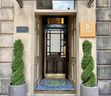 New Town Apartment | Prime Central Edinburgh 1 bed