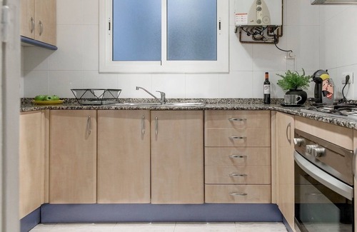 Esquerra de l'Eixample Apartment | Prime Eixample Hideaway 6 Guests with Balcony by MyRentalHost