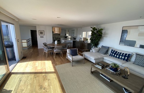 Gas Lamp Section House | Prime Manhattan Beach Location~Blocks to Beach~Panoramic View~WORLD CUP READY