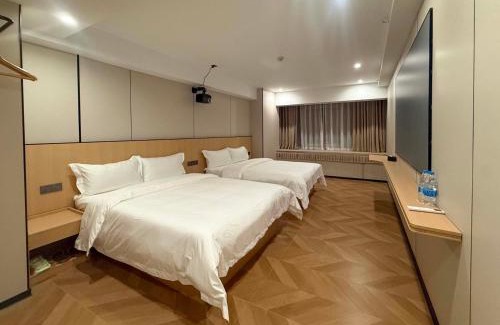Haizhu Hotel | Prime Pazhou Aparthotel - Pazhou Station Line 8 and 11 - Steps away from Canton Exhibition Center