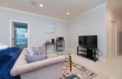 Steveston Apartment | Prime Richmond Stay 10 min to YVR & Steveston