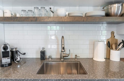 Leucadia Apartment | Pristine Beach Apt Private Deck and King Suite