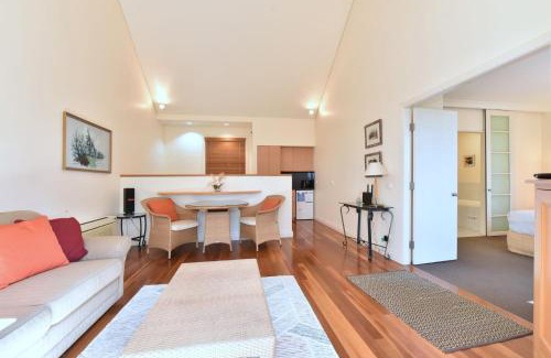Pokolbin Villa | Private 1bdr Villa Champagne located within Cypress Lakes Resort