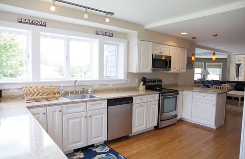 Old Orchard Beach Cottage | Private, 1st Floor Cottage, 5 Minute Walk to Beach- Perfect for Families!