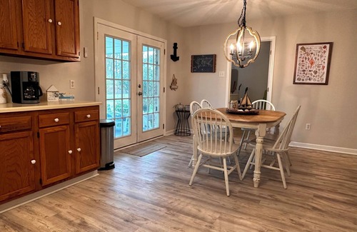 Long Beach House | Private 2 bedroom 1.5 bathroom home w/large fenced yard. Fast WiFi. Pets ok.