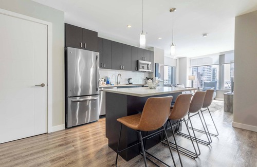 Seaport District Apartment | Private 2BR Apt Walk to Restaurants