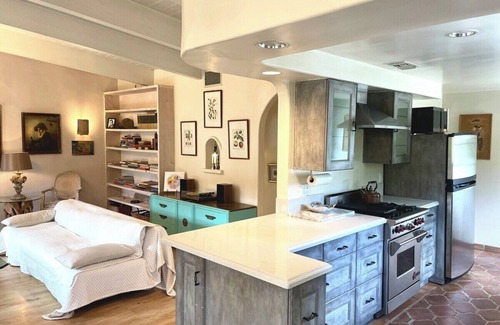 Topanga House | Private 3-bedroom house with Pool, Jacuzzi, Garden areas