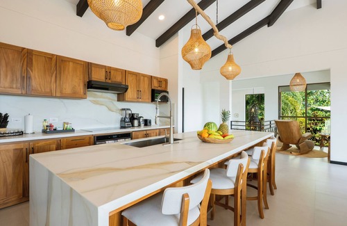 Valle Pura Vida House | Private 3Bdrm 3.5Ba Jungle Home w/Pool near Manuel Antonio