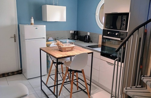 Gavres Apartment | Private accommodation 50 m from the beach