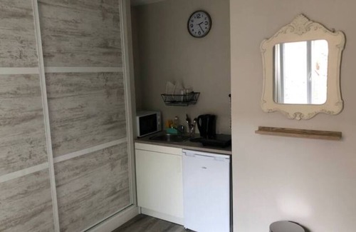 Mennecy House | Private apartment, 40 min from Paris