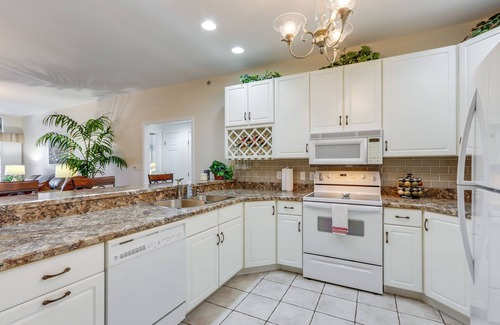Osage Beach Condo | Private Boat Slip: Family-Friendly Lazy Days Condo