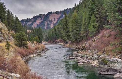 Garden Valley House | Private Cabin, 5-Min Drive to Hot Springs and Golf!