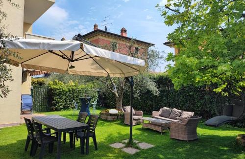 Calmasino Apartment | Private Garden Giardino Privato a Bardolino - House Amorino