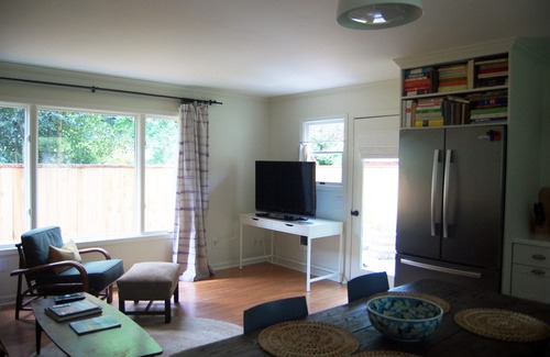 First Addition Cottage | Private guest house in the first addition Lake Oswego