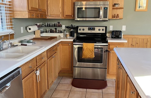 The Galena Territory House | Private Home~Relax at Your Getaway Among the Trees!