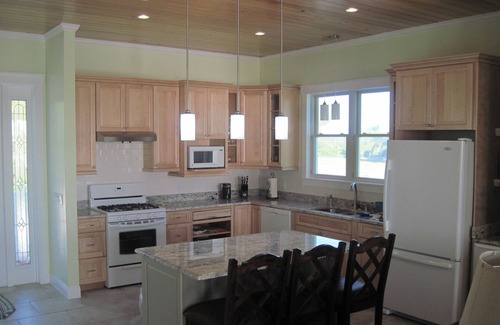 Cherokee House | PRIVATE LUXURY Beachfront Home, Beach Cabana, Kayaks, Paddle Board