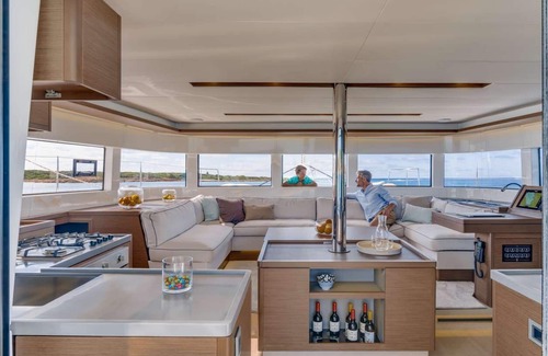 Estate Kings Quarter Boat Rental | Private Luxury Yacht with Captain & Chef - All-inclusive for up to 8 guests