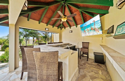 Kurimiauw Villa | Private Mansion w/Sunset Views! Jacuzzi! Sauna!