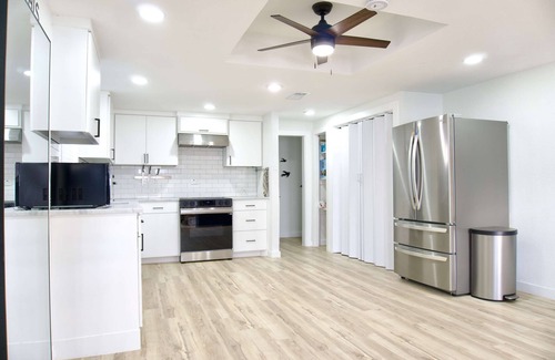 Roanoke House | Private Mini Golf Retreat & Corporate Oasis