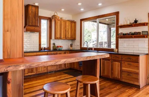 Fifeville House | Private Oasis in Ideal Location